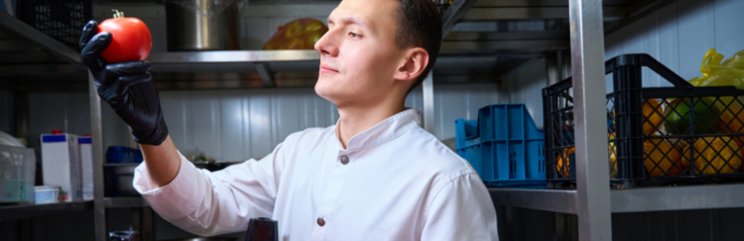 GEstores verificando ficha técnica em padaria